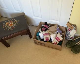 Ladies Shoes & Accessories 