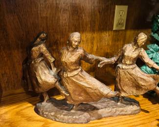 3 LADIES DANCING