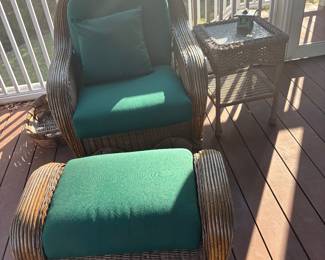 wicker set/neer was outdoors