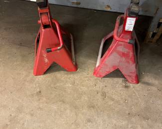 Jack stands