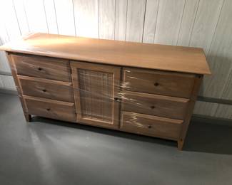 6 drawer dresser/sidcboard with center cabinet
