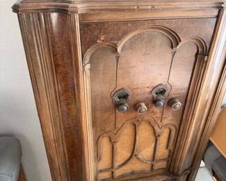 Cabinet radio from 1930