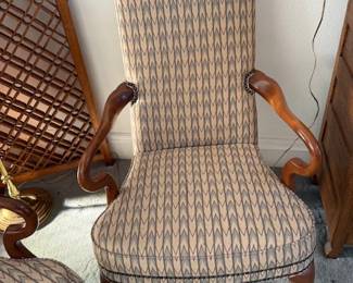 Pair of Queen Anne chairs in cream and blue fabric
