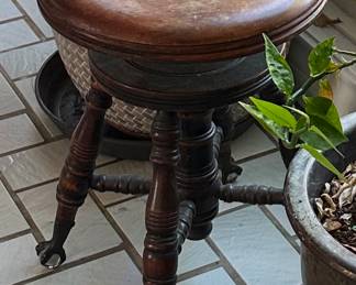 Piano stool