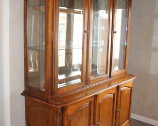 Thomasville China Cabinet