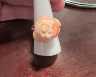 Gold Ring with Flower