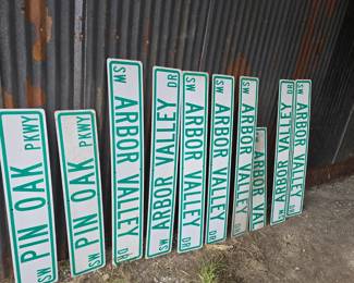 Aluminum street signs