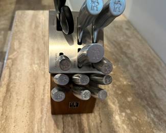 #127 - $90 - Henckels knife set