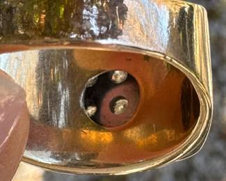 #106- $950  - Ring -14kt yellow gold - 1 ctw diamonds. 11.3 grams. sz 11. 