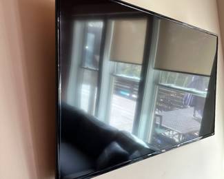 #11 - $300 - TLC Roku TV 56"
