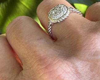 #111- $400 - 14kt white gold cluster diamond ring 3/4 ctw with rope band. Size 6 3/4.