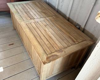 #48 - $140 - Wood Bench w/soft close top 19"Hx48"Lx24"D