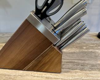 #127 - $90 - Henckels knife set