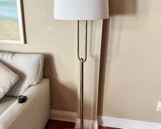 #21 - $140 - Metal floor lamp 63"Hx18"R
