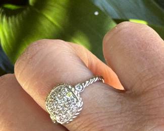 #111- $400 - 14kt white gold cluster diamond ring 3/4 ctw with rope band. Size 6 3/4.