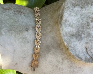 #118 - $1,400  - 1 1/2 ctw diamond bracelet and 14kt gold . 22.4 grams. 7"L. 