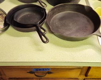 Cast iron pans & dutch oven