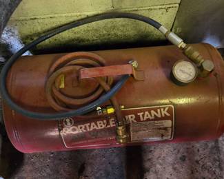 Portable air tank