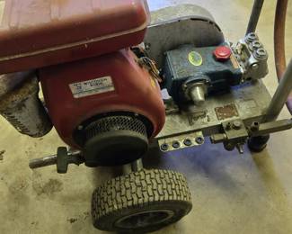 Simpson Wisconsin Robin pressure washer