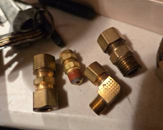 Tons of brass fittings & adapters
