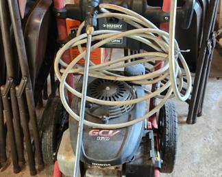 Husky pressure washer w/ Honda motor
