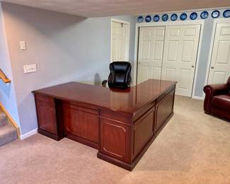 New: $13,163.  Selling for $750
Features:
•	Writing shelf 
•	Left return
•	Classic molding 
•	Break front 
•	2 box, box, file pedestals
•	Adjustable file bar
•	Files letter and legal
•	Pencil drawer
•	Traditional style
•	Lock
