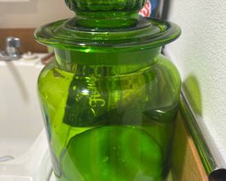 Glass jar