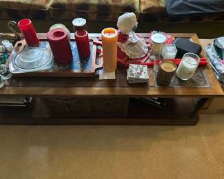 Coffee table & candles