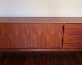JOHANNES AASBJERG SIDEBOARD