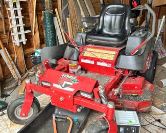 Ferris IS1500 zero turn lawn mower with 358.6 hours. Needs a new battery 