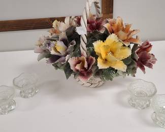Porcelain Capodimonte Flower basket, made in italy
