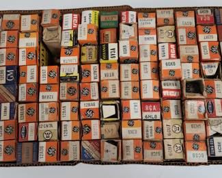 Mixed lot of vintage radio tubes