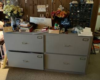 Several chest of drawers 