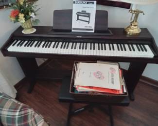 Suzuki Piano, Bench and music