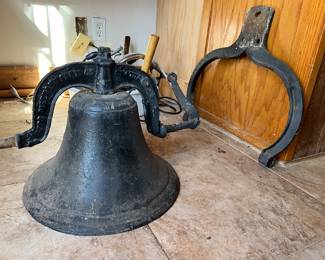 Cast iron bell from Chattanooga foundry