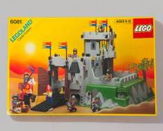 Vintage 1990 Lego Castle System 6081 Kings Mountain Fortress 90% Complete with all mini figures included
