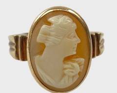 Fine Vintage 10K Yellow Gold Hand Carved Cameo Ring Size 4.5
