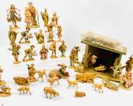 Authentic Italian Hand-Painted Nativity Set. This Beautiful Collection Includes Hand-Painted Figures, Including The Holy Family, Shepherds, Wise Men, Animals, And More. A Stunning Addition To Your Christmas Decor.
