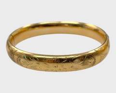 Fine Vintage Gold Bangle Hinged Bracelet
