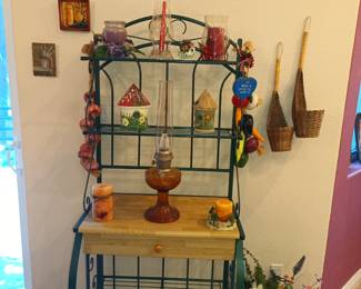 Bakers rack decor, Alladin oil lamp