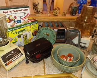 More kitchen gadgets, cuisinart food processor