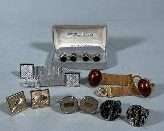 (6pc) CUFFLINKS & BUTTONS | Mixed lot of cufflinks & buttons including: golf cufflinks, gold-tone links, silver-tone links, and gold-tone and black button by Jonathan Harper.