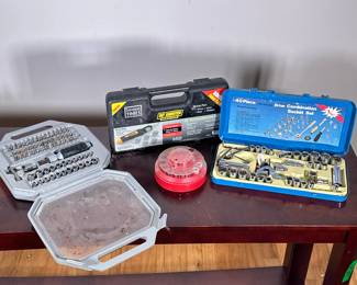 (5pc) MIXED HAND TOOLS | Large lot of mixed hand tools including: new in box HDX 71 piece screwdriver set, ratcheting screwdriver set with bits & sockets, socket & ratchet wrench set, Bit Shooter Master screwdriver, and more!