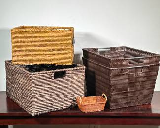 (5pc) WICKER BASKETS | Mixed lot of 5 wicker baskets with handles. - h. 9 x w. 13.5 x l. 16 in (largest)