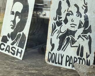Metal paintings of Johnny Cash and the family kept Dolly