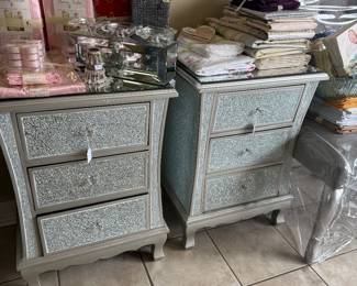 Bling tables and lots of decor