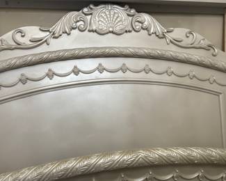 Ashley bed with footboard in a beautiful silver