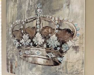 Many silver painting to accent the bling