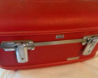 Nice vintage make up train case 