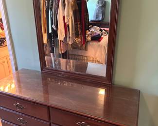 8 drawer dresser with mirror 